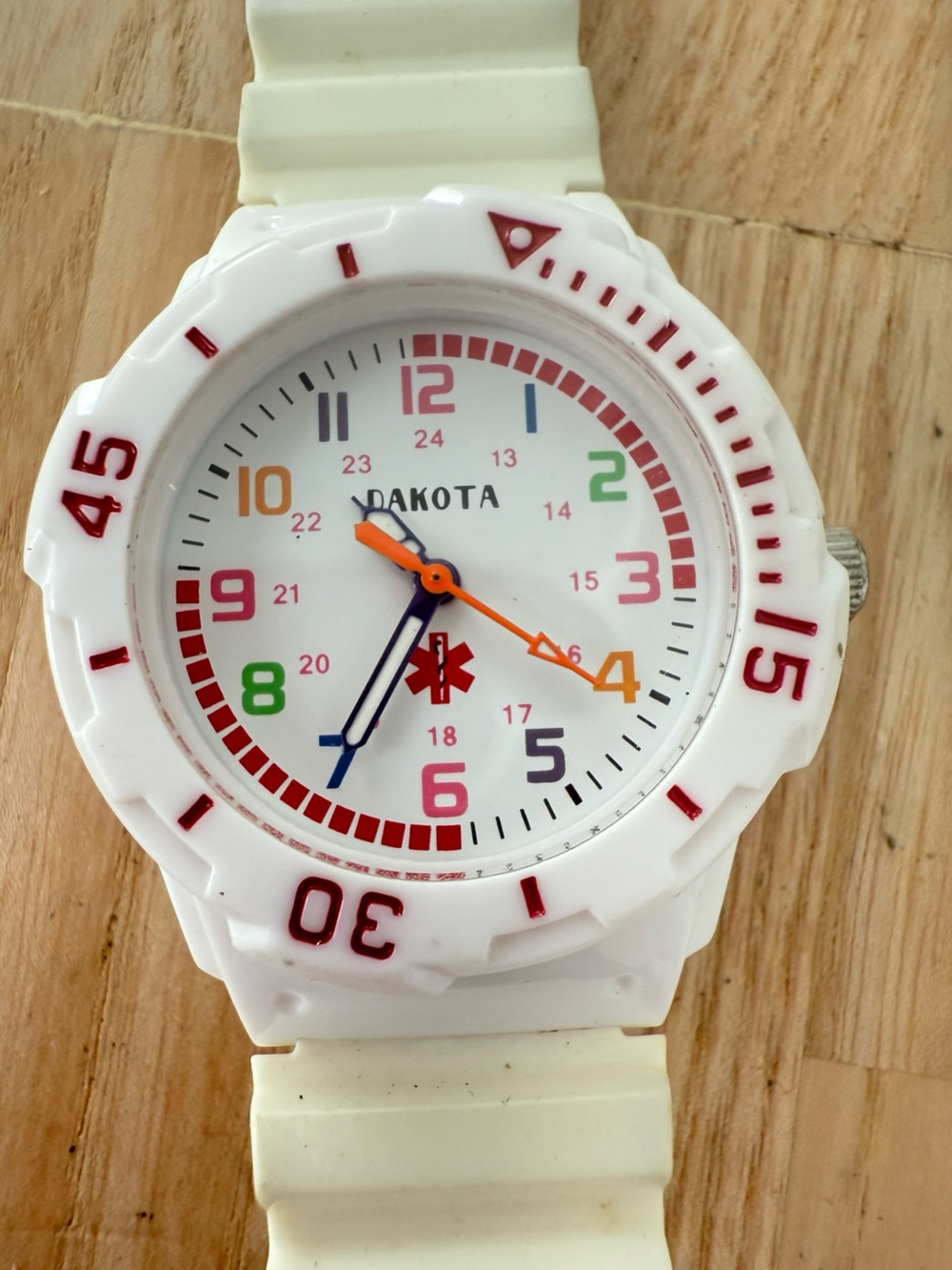 Dakota ladies white nurse watch NEW BATTERY